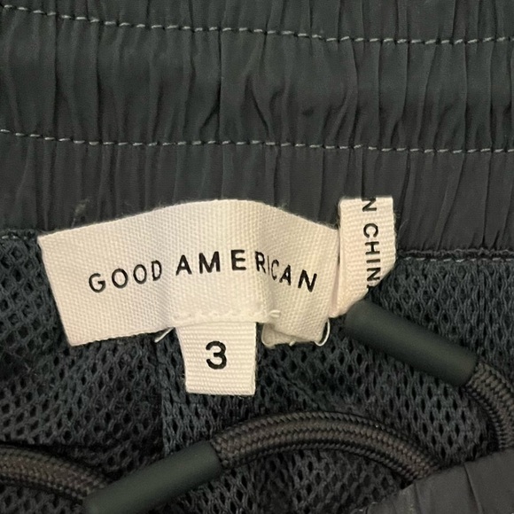 Good American ESSENTIAL TRACK PANT - Picture 4 of 11
